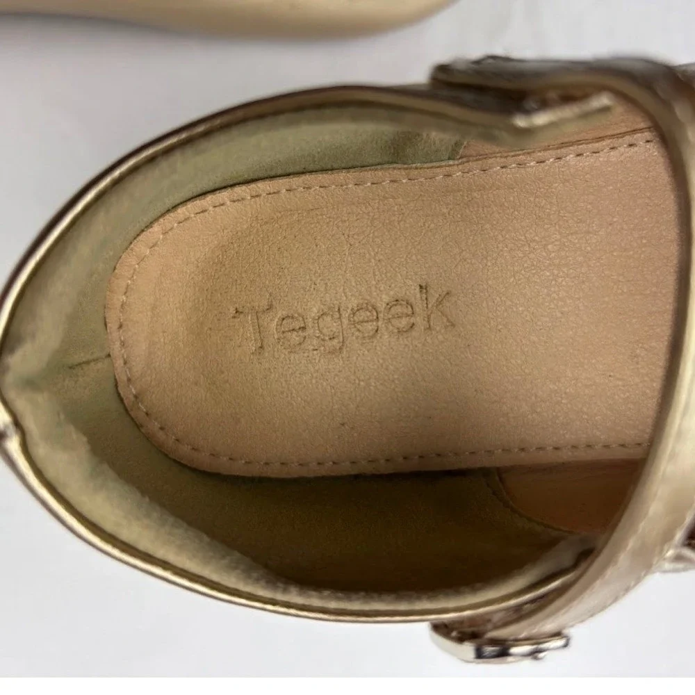 Tegeerk Girls Sz 12  Mary Jane Flats Gold Buckle‎ Strap Scalloped Trim Metallic